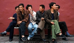 Giáo sư Trung Quốc đề xuất 3 người đàn ông lấy chung 1 vợ