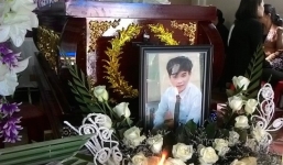 Đưa thi thể nam thanh niên bị cô gái đâm ở Sài Gòn về quê