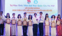 ĐH Quốc gia trao danh hiệu 'Sinh viên 5 tốt' cho 138 sinh viên