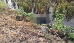 Phát hiện thi thể nam thanh niên nằm úp mặt xuống ruộng, người đầy bùn đất