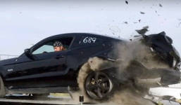 Hậu quả đáng sợ của việc nổ lốp xe ở tốc độ cao