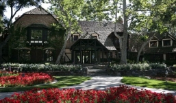 Trang trại Neverland của Micheal Jackson được rao bán trên Alibaba