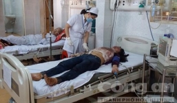 Cuồng yêu, siết cổ người yêu cũ rồi uống thuốc sâu tự tử