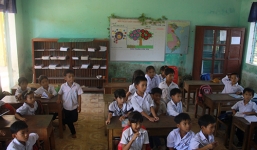 Cô giáo đánh bầm mông học sinh bị đề nghị chuyển công tác