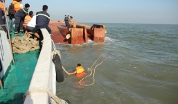 Tạm dừng tìm kiếm nạn nhân mất tích vụ chìm tàu trên sông Soài Rạp