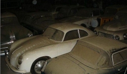 Mua nhà giá 'bèo', được kho xe cổ hàng chục tỷ đồng