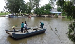 15 người bị rơi xuống kênh khi đi ăn đám hỏi