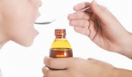 Bé gái 4 tuổi tử vong bất thường sau khi uống thuốc sirô