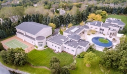 Biệt thự hàng chục triệu USD của Michael Jordan 'ế ẩm'