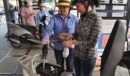 Giá xăng sẽ giảm 500-600 đồng/lít vào ngày mai?