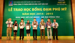 Học bổng hơn 2 tỷ đồng cho con em nông dân học giỏi