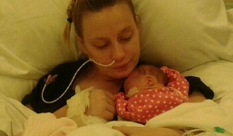 Kì diệu người mẹ sinh con khi đang hôn mê sâu