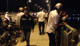 Nữ nhân viên ủy ban phường gieo mình xuống sông vì buồn chán