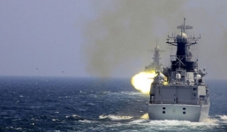 Tàu chiến Australia đến Biển Đông tập trận bắn đạn thật với TQ