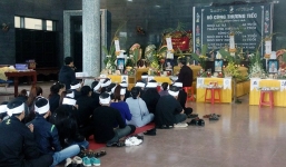 Video: Hàng trăm người tiễn đưa 4 người chết ở Thanh Hóa về nơi an nghỉ