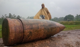 Phát hiện quả đạn pháo nặng 860kg còn nguyên kíp nổ ở Quảng Trị