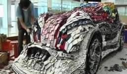 Siêu xe được làm từ 25.000 chiếc điện thoại di động cũ