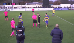 Video: Cầu thủ bị thẻ đỏ khi mới vào đến sân được 32 giây