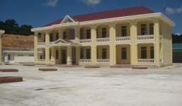 Nhiều trường học đóng cửa vì không có học sinh