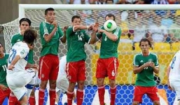 Video: Top 3 pha làm bàn 'cực dị' khiến đối thủ ngỡ ngàng