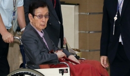 Kiệt sức sau cuộc chiến gia đình, đại gia 93 tuổi nhập viện