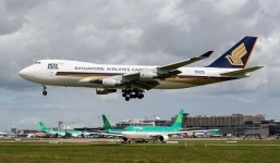 Máy bay hạ cánh khẩn cấp vì hơn 2.000 con dê 'xì hơi'