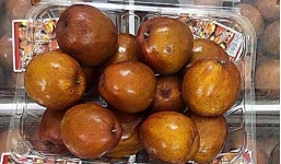 Táo thâm xỉn Hàn Quốc bán 800.000 đồng/kg