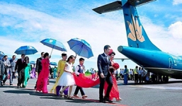 Thuê máy bay rước dâu: Chú rể là con đại gia lớn ở Cà Mau