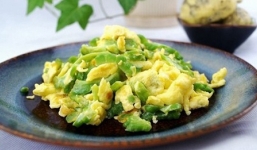 Mẹo vặt nhà bếp: Nấu mướp đắng xanh, ngon và không bị đắng