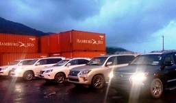 Tịch thu 5 siêu xe Lexus sung công quỹ