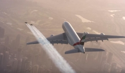 Video: Thót tim với màn biểu diễn đua tốc độ với máy bay của hai chàng trai