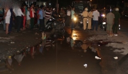 Cả gia đình bị ô tô tông tử vong do tránh vũng nước