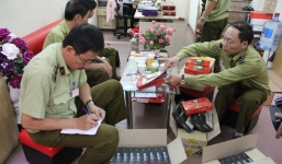 Hàng trăm hộp 'An cung Hàn Quốc' không rõ nguồn gốc bị thu giữ