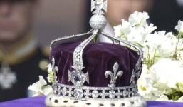 Ấn Độ yêu cầu Anh trả lại viên kim cương được gắn trên vương miện Nữ hoàng