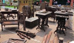 Cặp tình nhân đầu độc ông bà, lấy kho đồ cổ giá 1,6 tỉ đồng