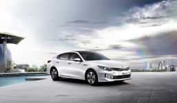 Kia Optima Hybrid 2016 trình làng