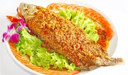 Video: Mẹo rán cá không bị nát, không dính chảo cực đơn giản