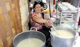 Bán cháo vỉa hè, mua xe hơi, xây nhà tiền tỷ