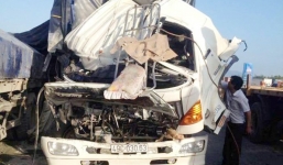 Tai nạn giao thông, thi thể phụ xe bị mắc kẹt trong cabin