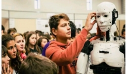 Thiếu niên 15 tuổi lập kỷ lục chế tạo robot từ máy in 3D