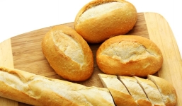 Mẹo vặt hiệu quả bất ngờ: Bảo quản bánh mỳ không bị ôi mốc