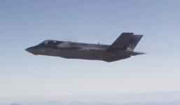 Video: Xem F35 của Mỹ thử nghiệm súng máy trên không