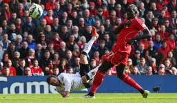 Nằm sân móc bóng ghi siêu phẩm đẹp nhất vòng 12 Serie A