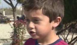 Bé trai 5 tuổi cứu sống bà ngoại trong đám cháy nhà 