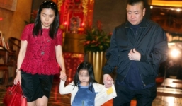 Nữ sinh 7 tuổi được bố tặng kim cương 48 triệu USD