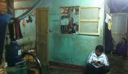 Bé 3 tuổi tử vong do uống nhầm thuốc tẩy để trong tủ lạnh