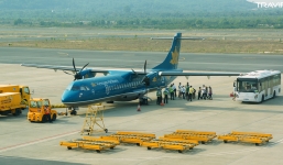 Nhặt được điện thoại gắn 112 viên kim cương trên máy bay Vietnam Airlines