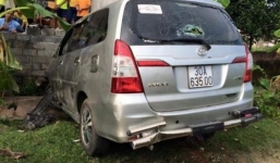 Hà Nội: Xe Inova đâm liên tiếp 6 xe máy ở hai huyện, 8 người bị thương