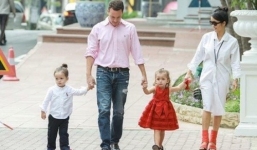 Cuộc sống hạnh phúc, viên mãn của Hồng Nhung bên chồng Tây kém tuổi