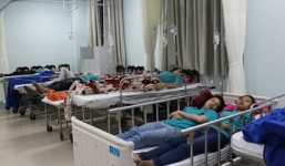 Gần 100 công nhân nhập viện cấp cứu sau bữa ăn tăng ca